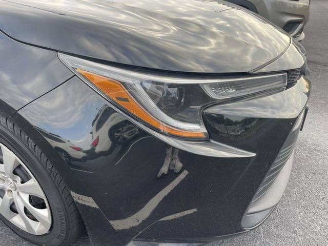 Used 2025 Toyota Corolla LE FWD image 3