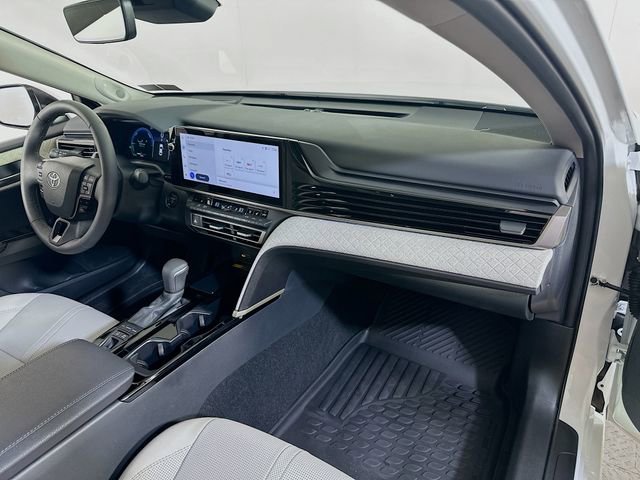 Used 2025 Toyota Camry XLE w/ Premium Plus Package image 11