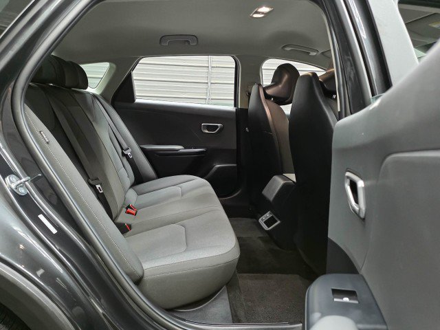 Used 2025 Kia K4 FWD image 17