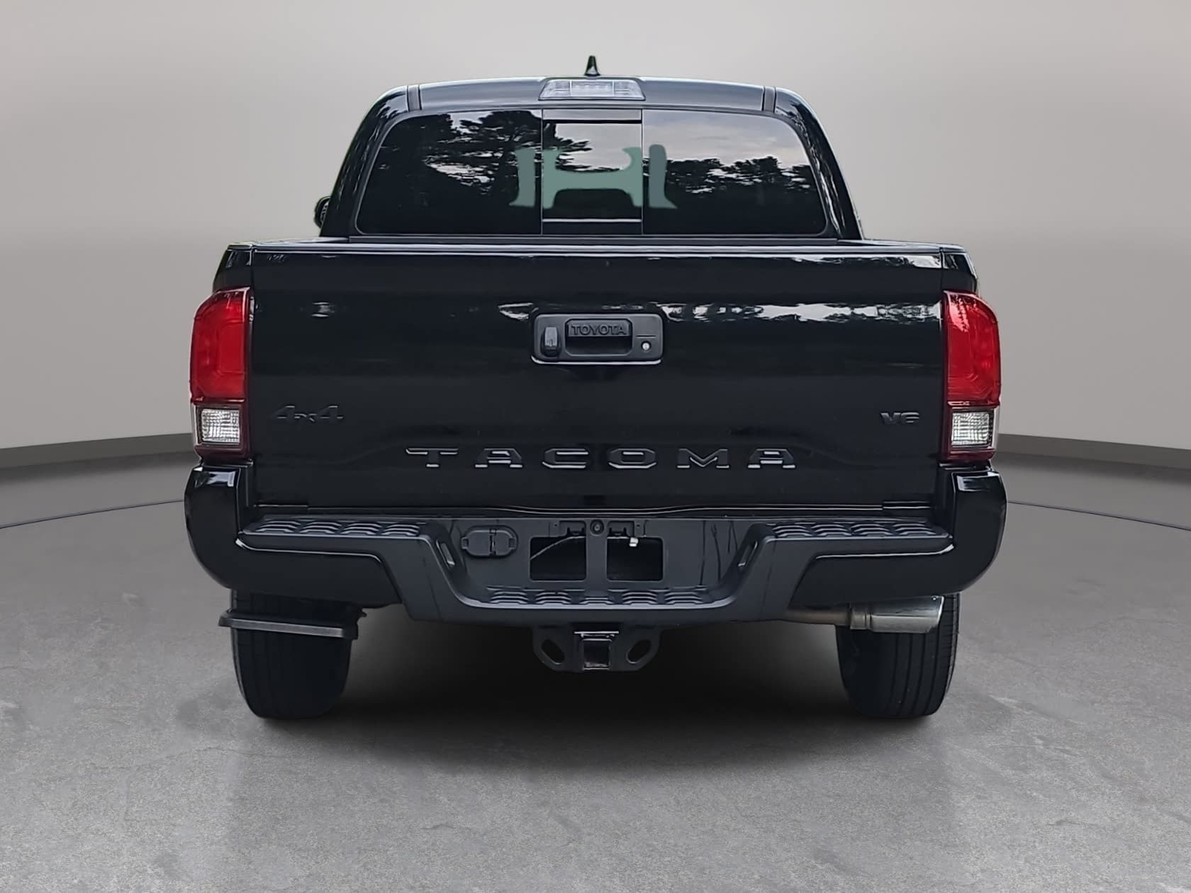 Used 2023 Toyota Tacoma SR5 w/ Technology Package AWD/4WD image 6