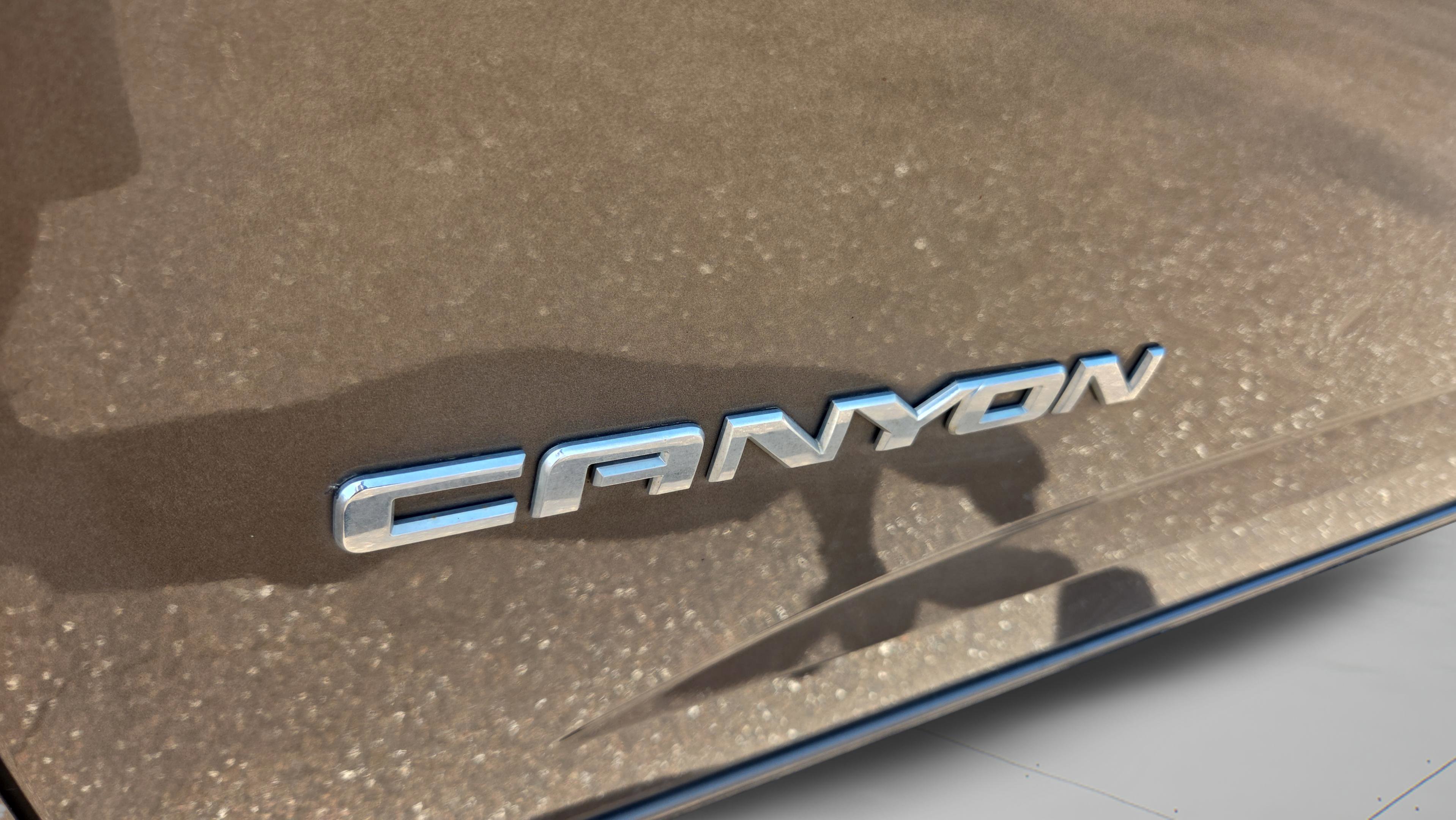 Used 2016 GMC Canyon SLE w/ SLE Convenience Package image 11