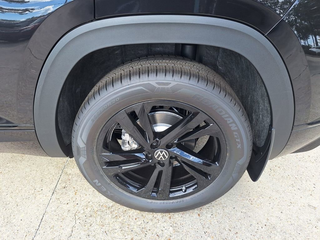 New 2026 Volkswagen Atlas Cross Sport SEL R-Line image 25