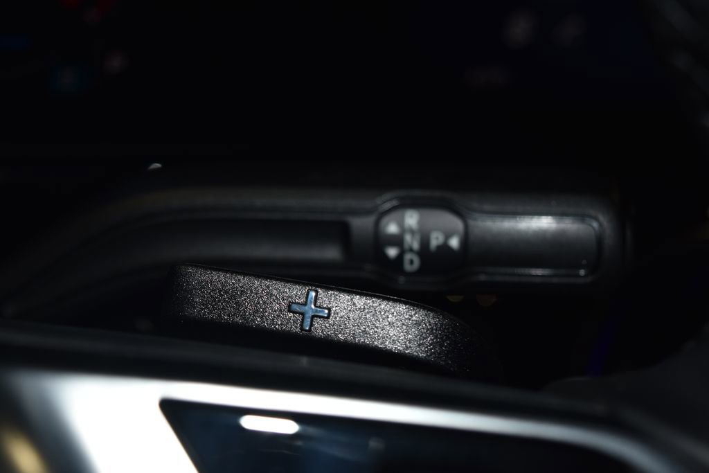 Certified 2025 Mercedes-Benz GLA 250 4MATIC image 16