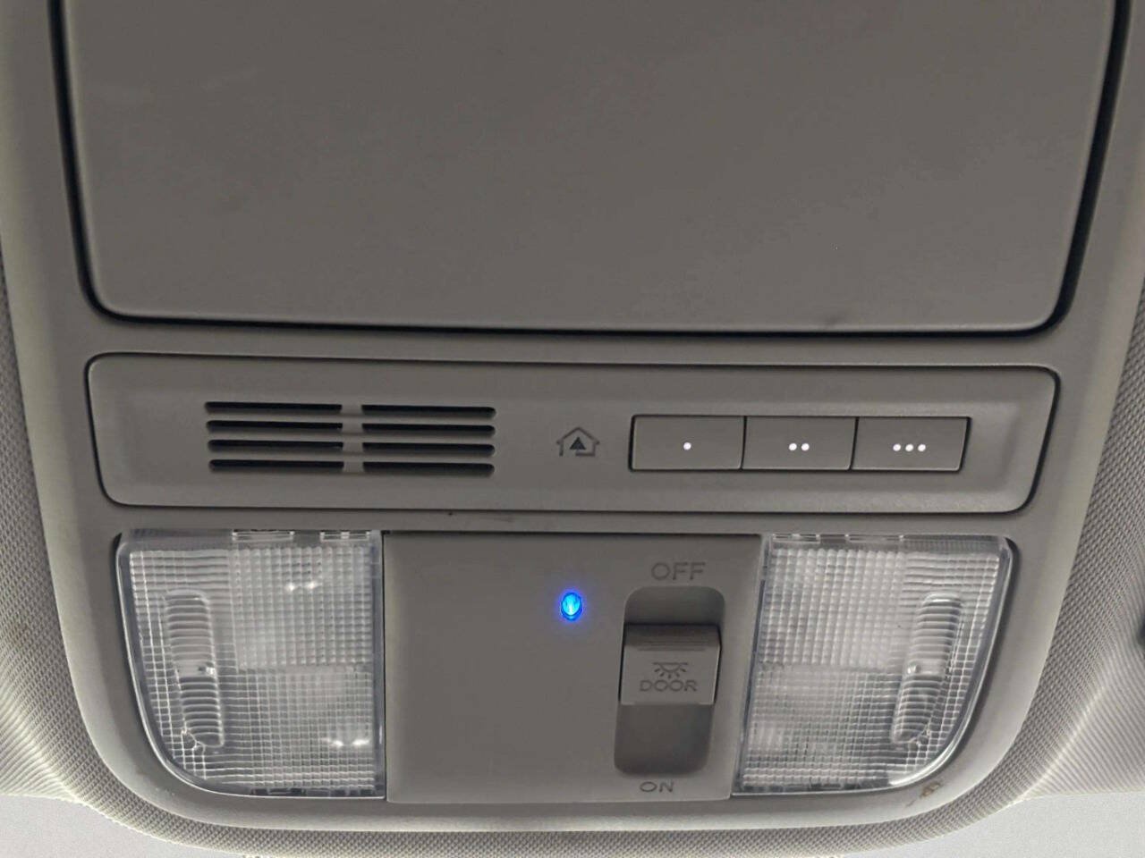 Used 2016 Honda Odyssey SE image 36