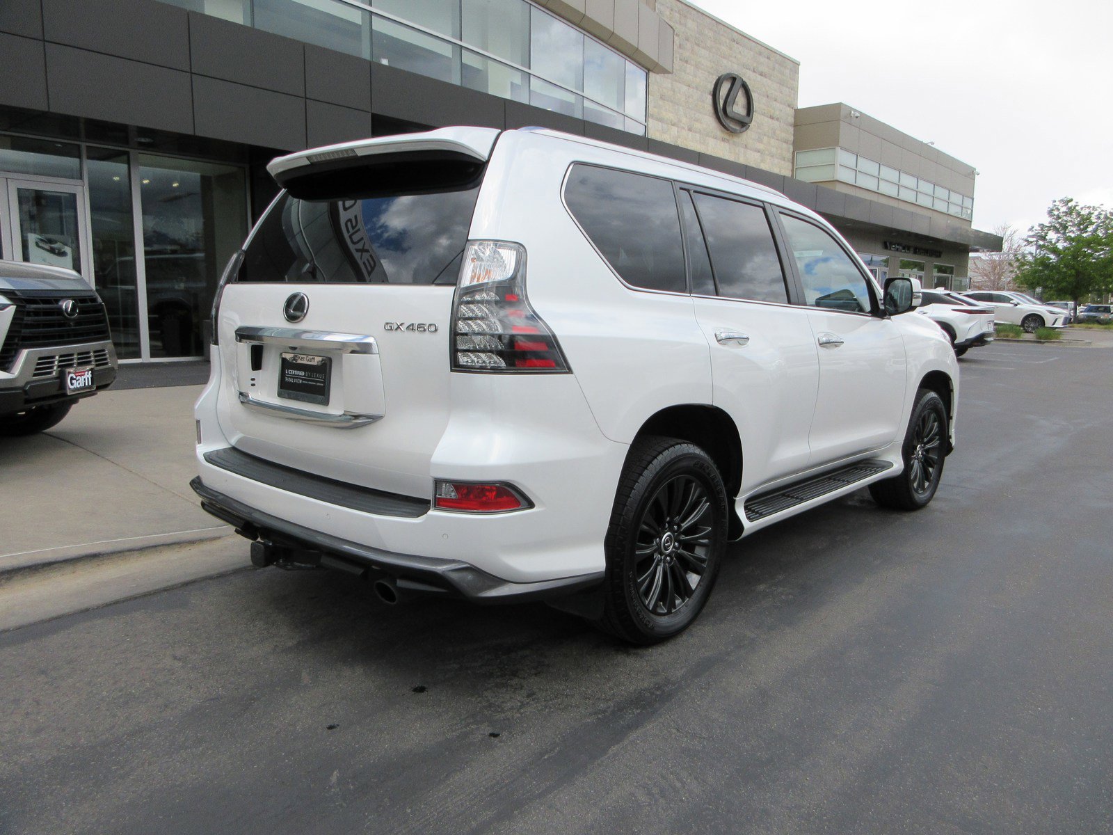 Used 2023 Lexus GX 460 Luxury w/ Sport Design Package AWD/4WD image 9