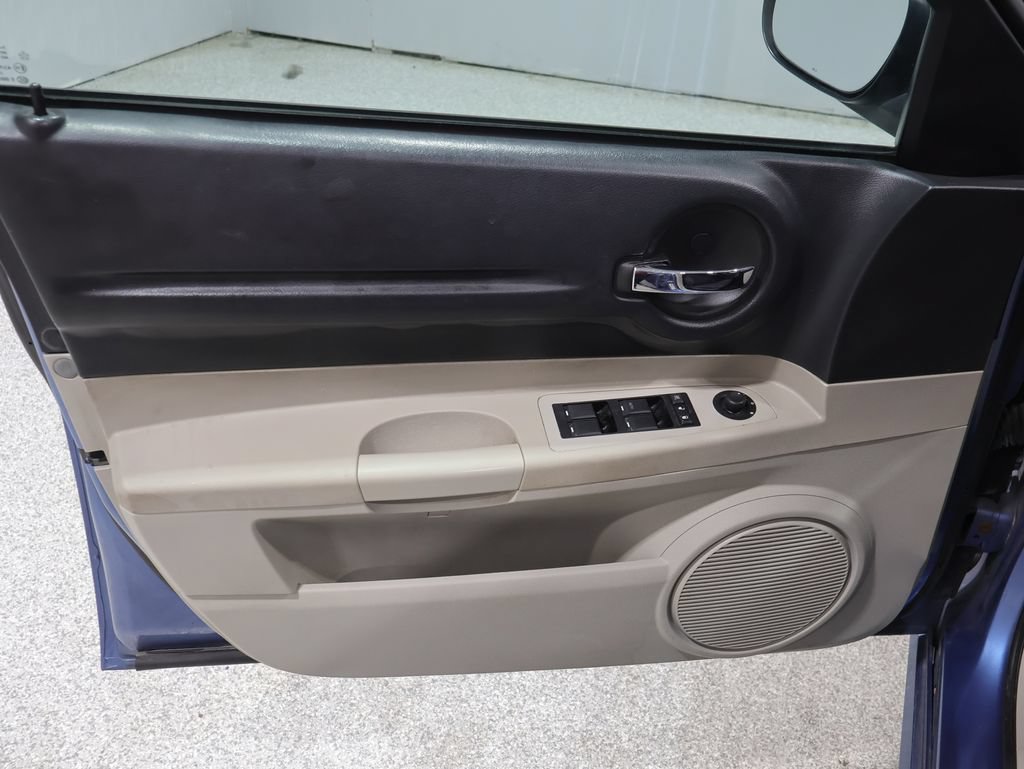 Used 2007 Dodge Magnum SE RWD image 19