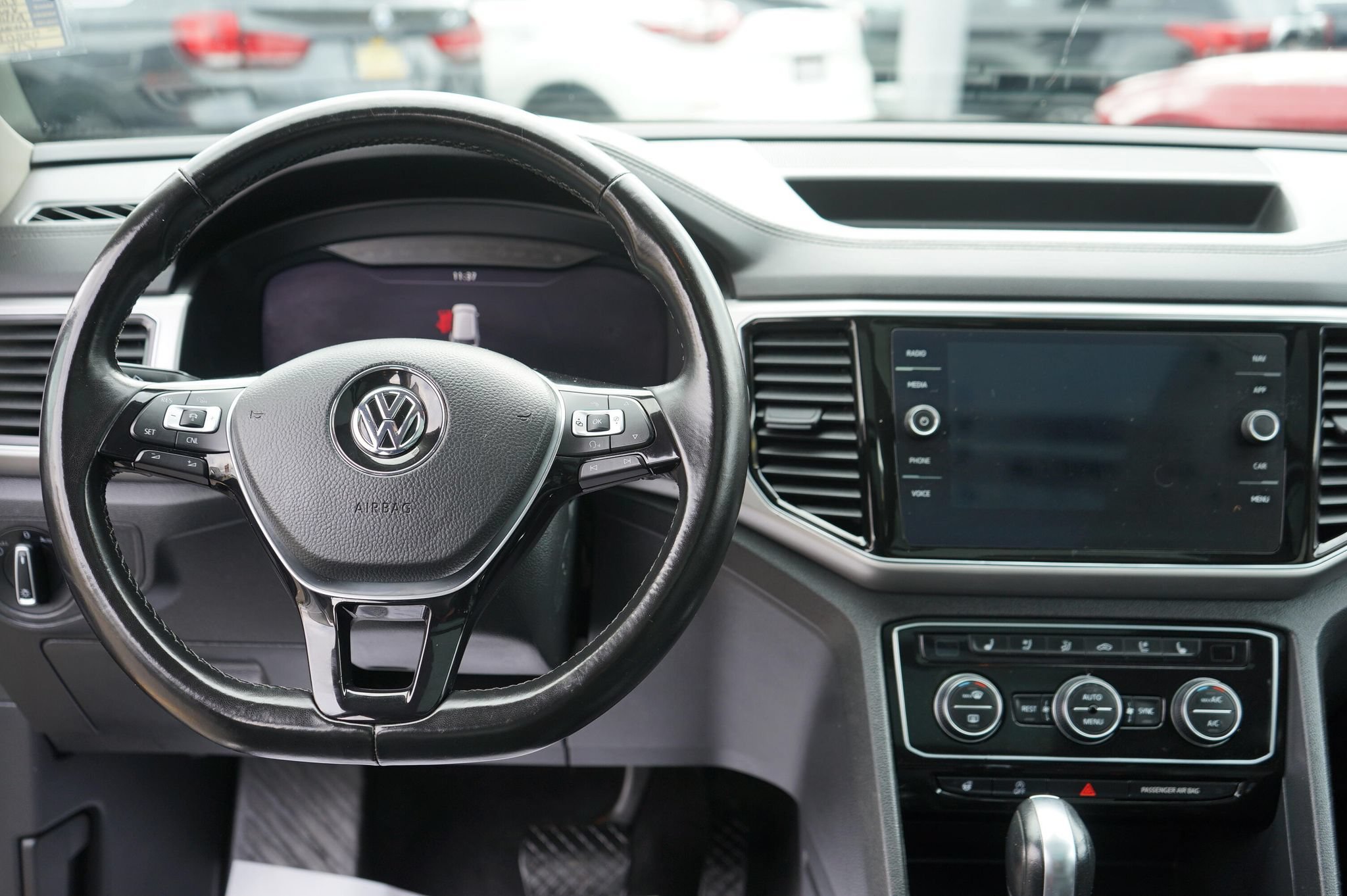 Used 2018 Volkswagen Atlas SEL Premium AWD/4WD image 19
