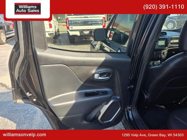 Used 2019 Jeep Renegade Limited w/ UConnect 8.4 Nav Group AWD/4WD image 10