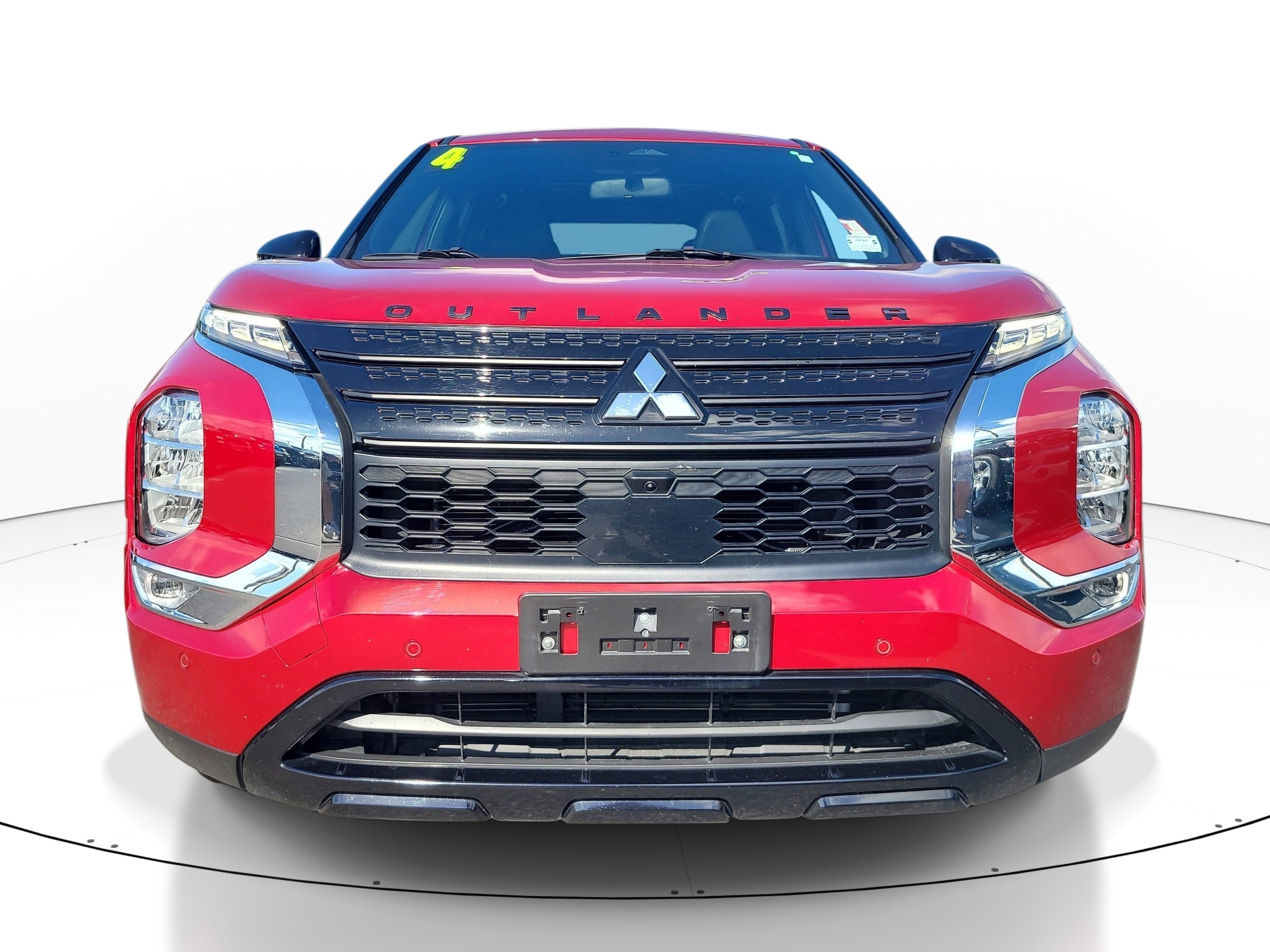 Used 2024 Mitsubishi Outlander SE image 2