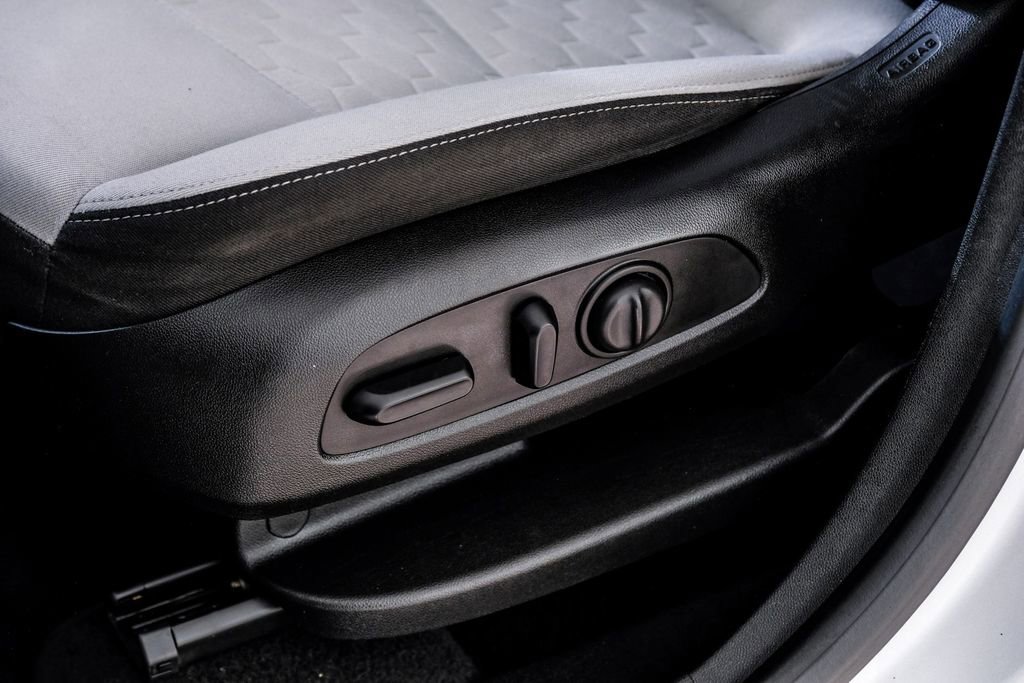 Used 2019 Chevrolet Equinox LT image 29