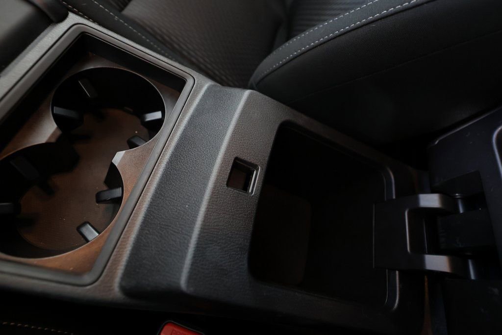 Used 2024 Mitsubishi Outlander ES image 33