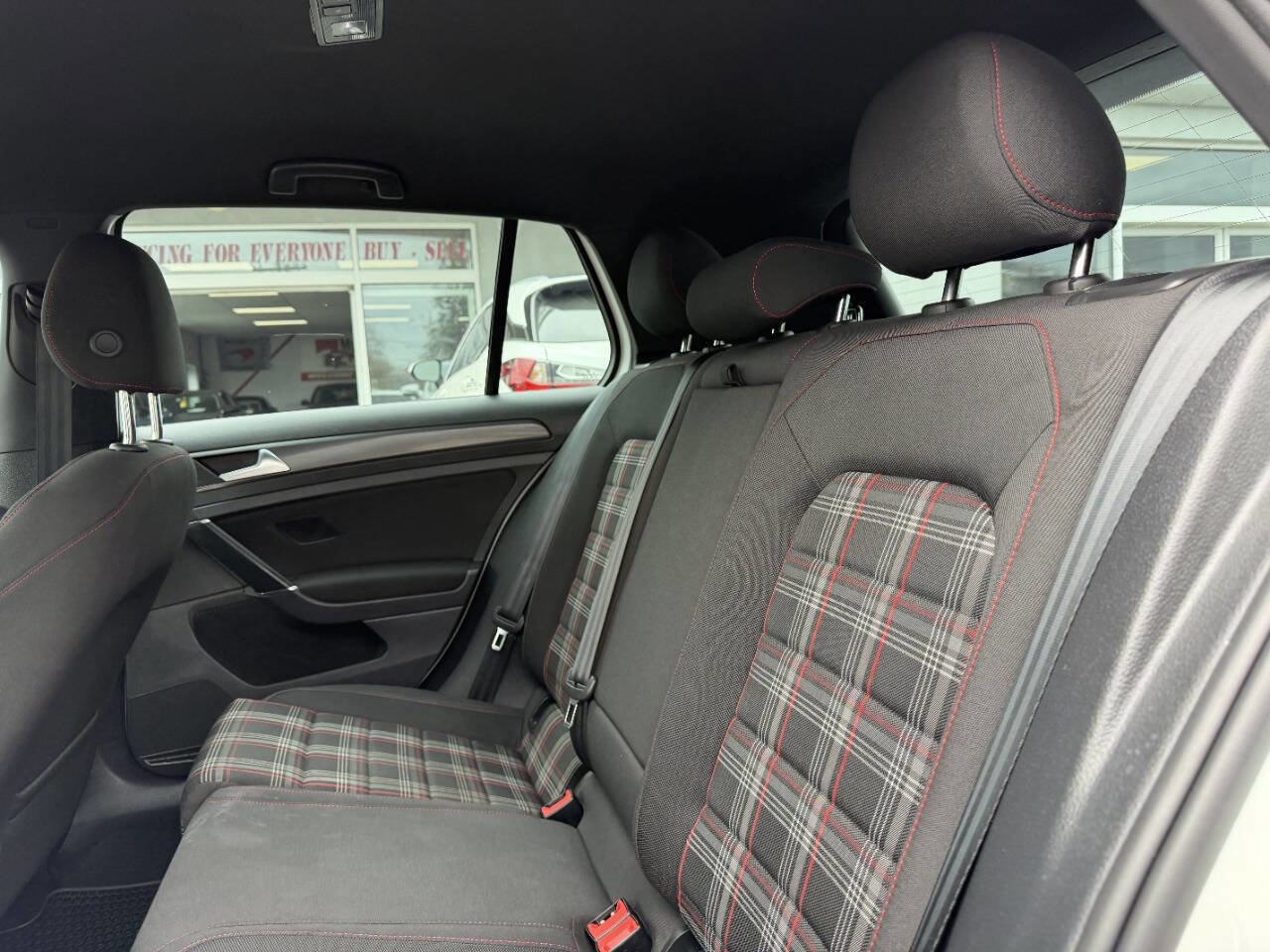 Used 2020 Volkswagen GTI S image 19