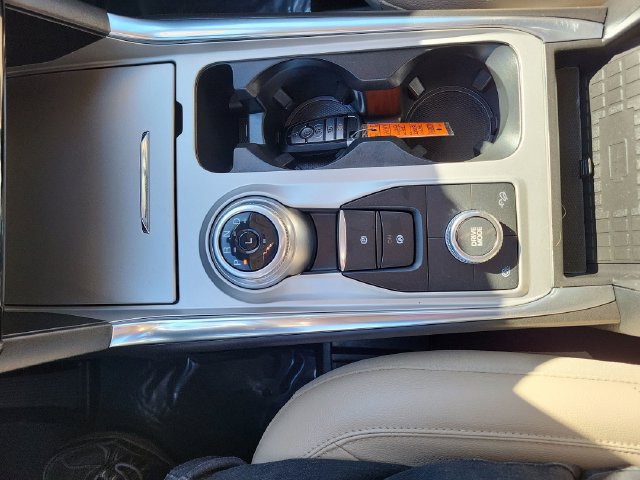 Used 2022 Ford Explorer Limited w/ Equipment Group 301A AWD/4WD image 28