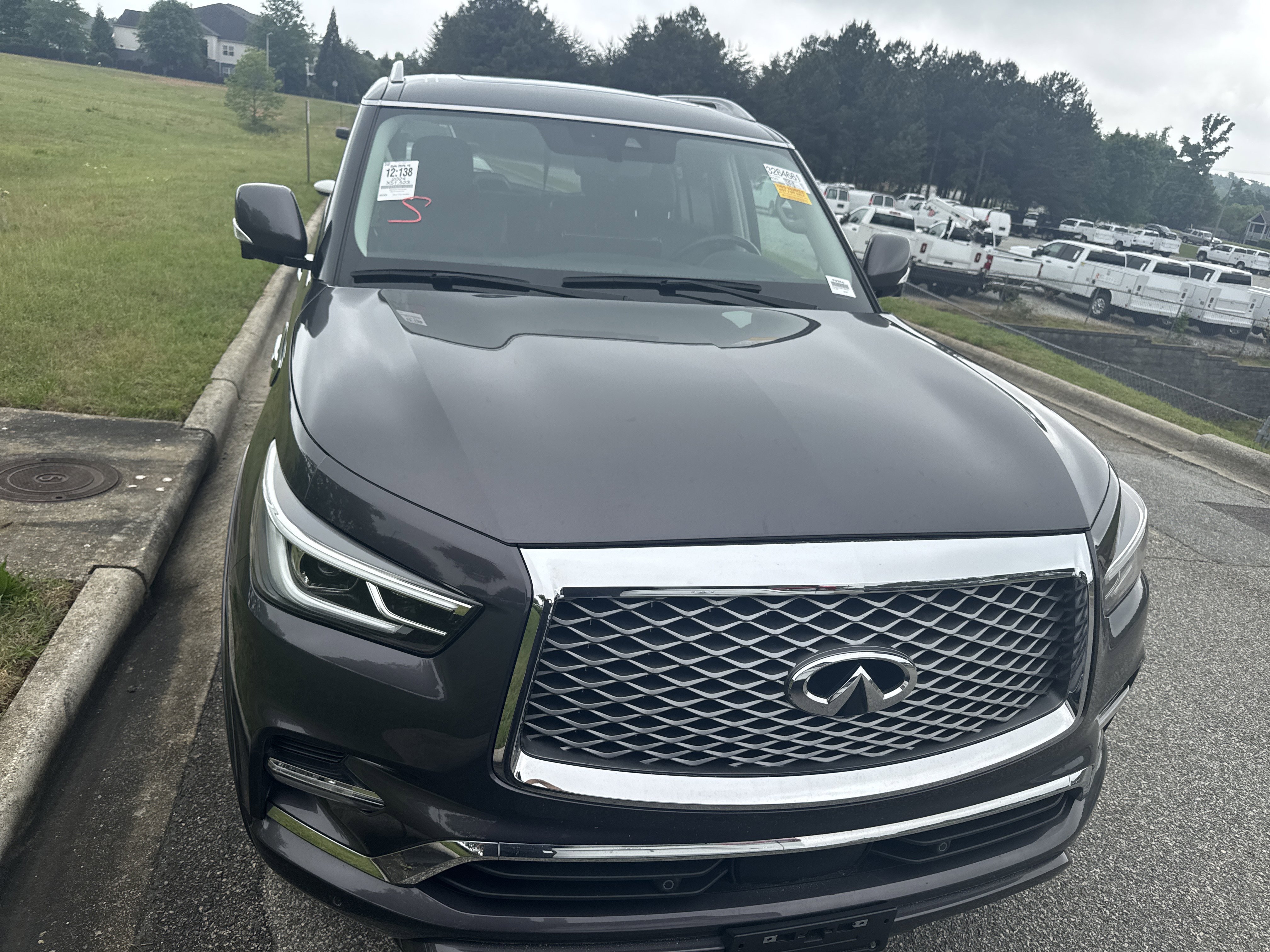 Used 2024 INFINITI QX80 Luxe RWD image 3