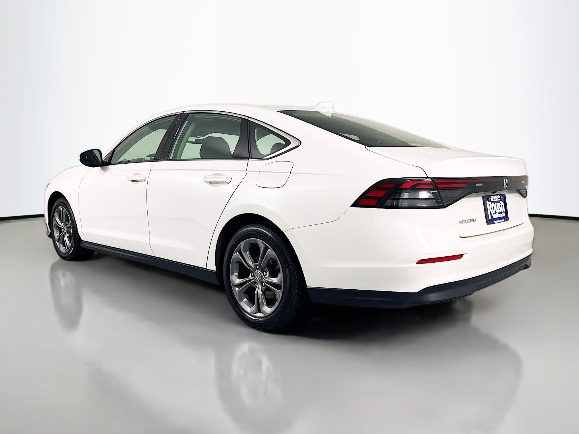 Certified 2024 Honda Accord EX image 7