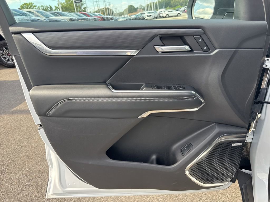 Used 2025 GMC Acadia Elevation FWD image 26