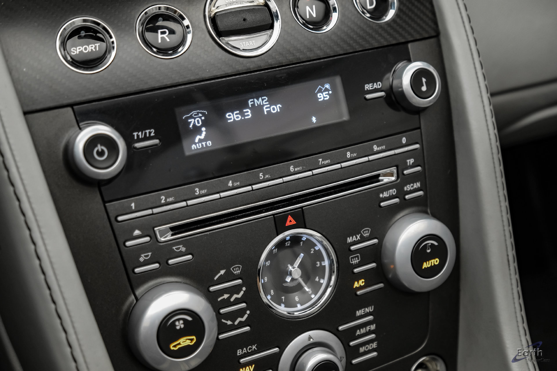 Used 2015 Aston Martin V8 Vantage GT RWD image 71