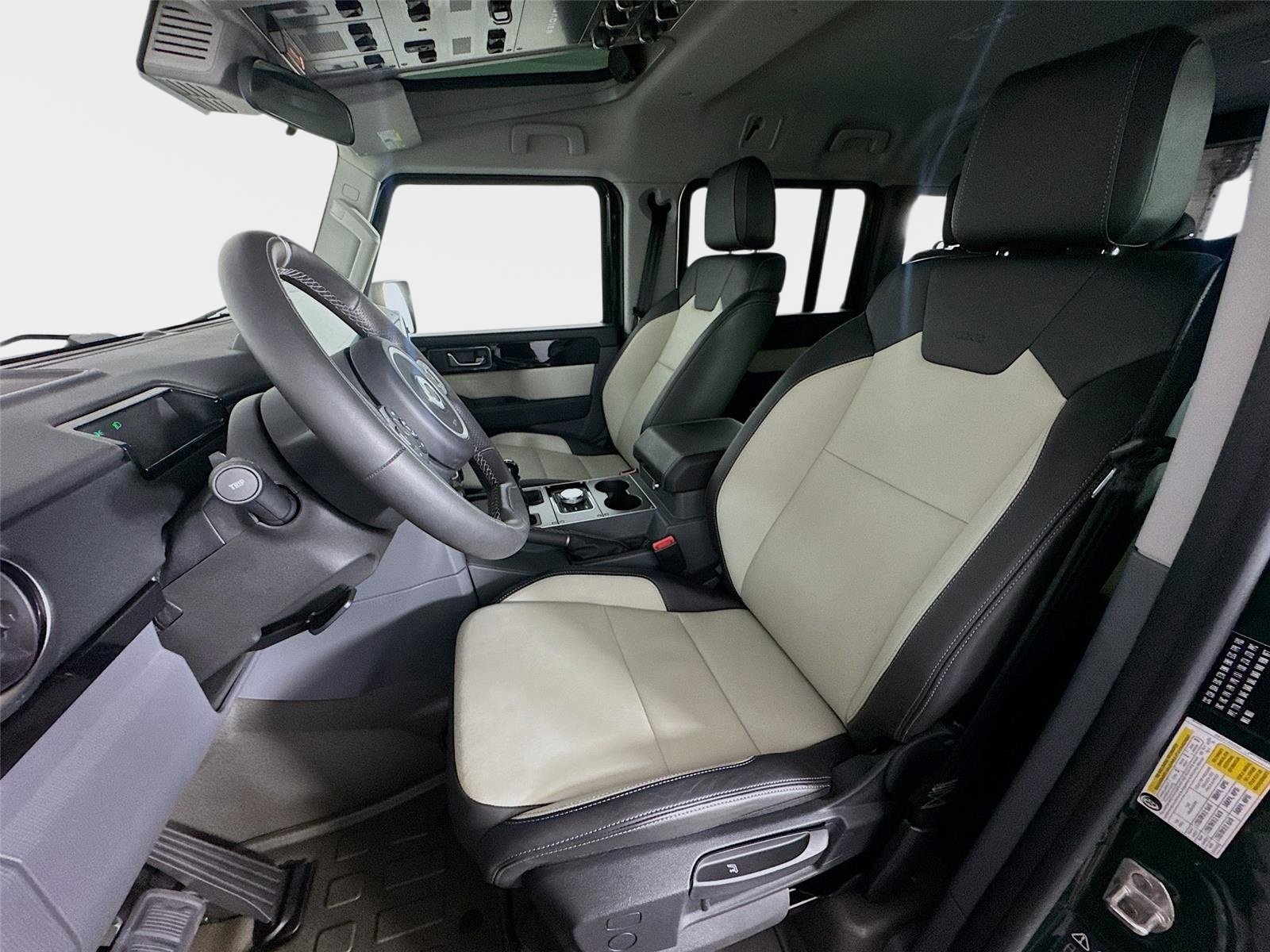 Used 2025 INEOS Grenadier AWD/4WD image 10