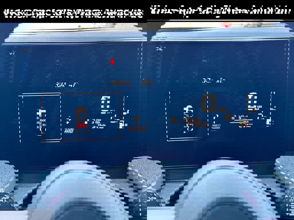 Used 2025 Nissan Kicks SV image 3