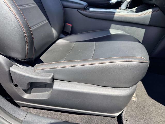 Used 2025 Nissan Sentra SR w/ SR Premium Package FWD image 9