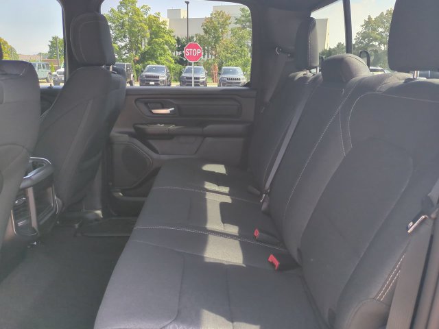 New 2027 RAM 1500 Express AWD/4WD image 14
