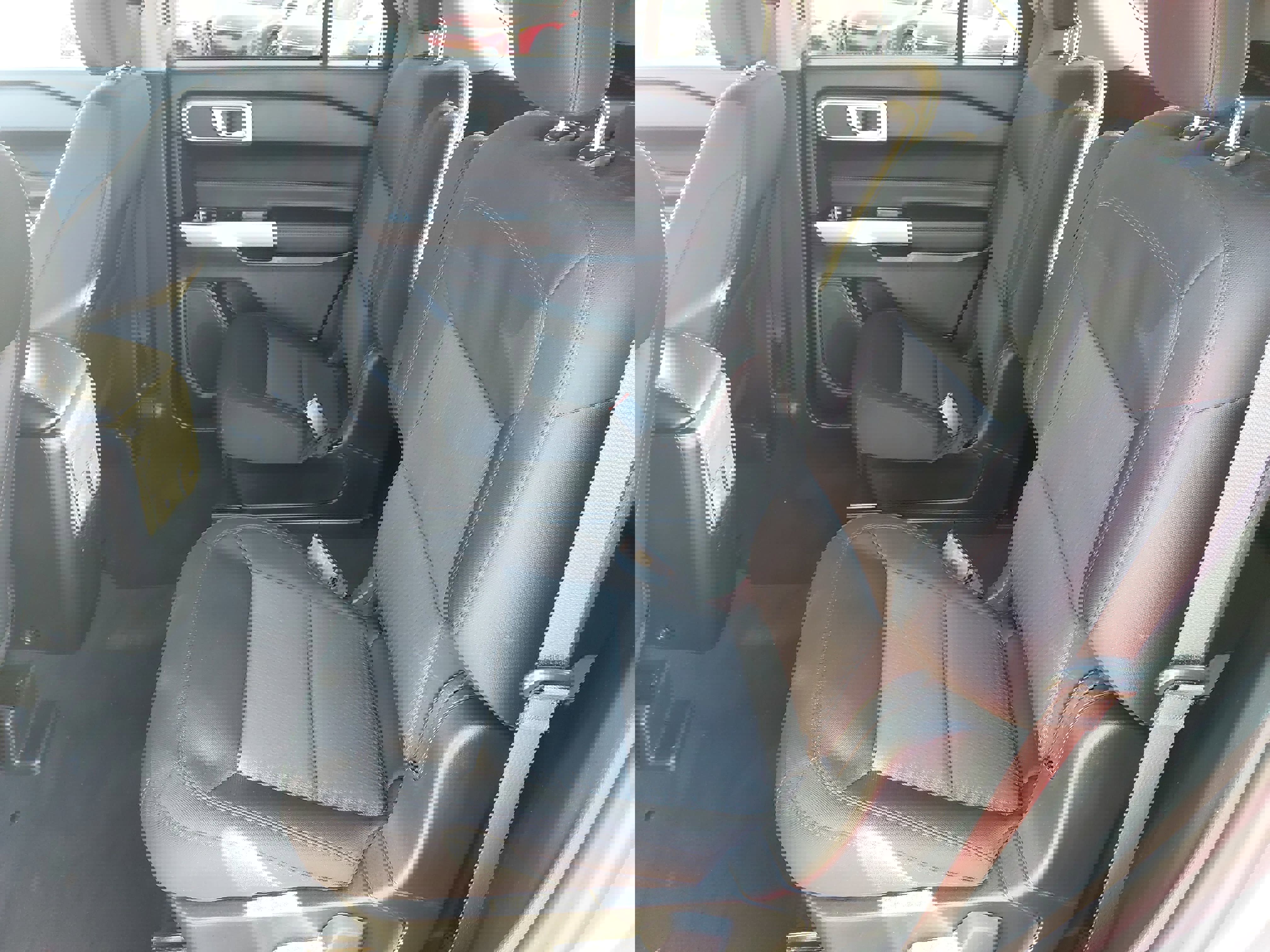 Used 2023 Ford Explorer XLT image 16