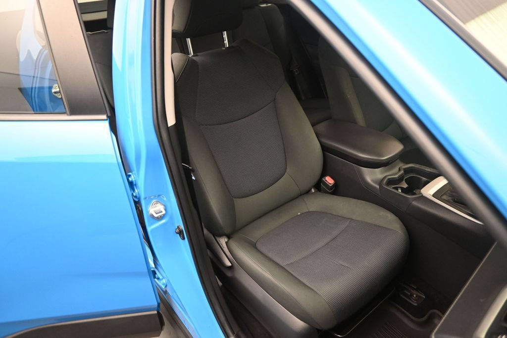 Used 2019 Toyota RAV4 LE w/ All Weather Liner Package AWD/4WD image 12