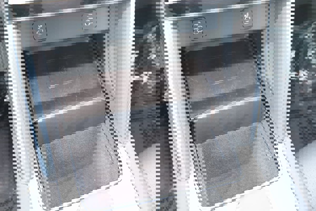 Used 2024 Land Rover Discovery Sport S image 36