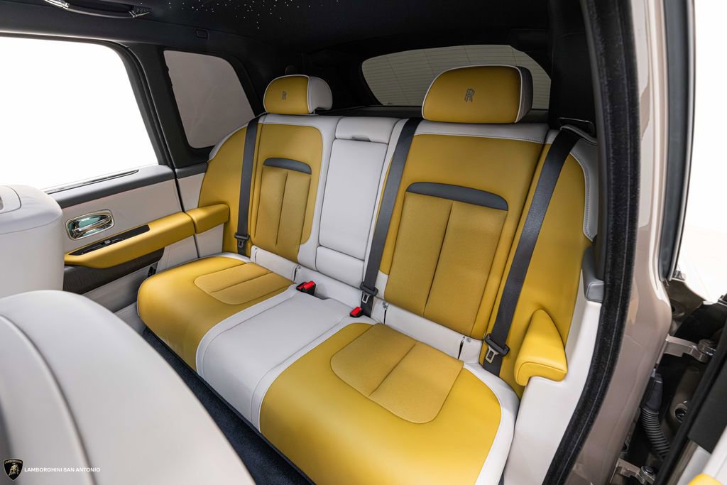 Used 2025 Rolls-Royce Cullinan w/ Dynamic Package image 27