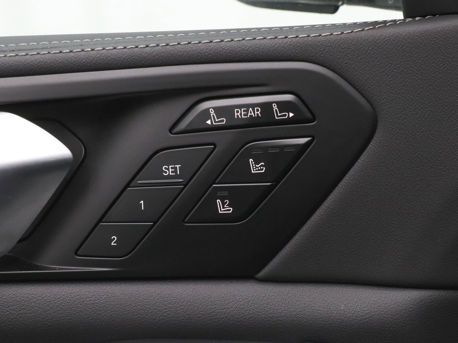 Used 2026 BMW X7 M60i image 15