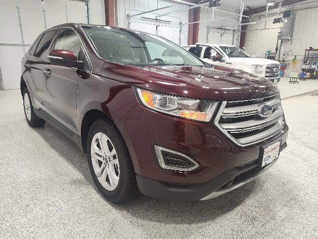 Used 2018 Ford Edge Titanium w/ Ford Safe & Smart Package FWD image 3
