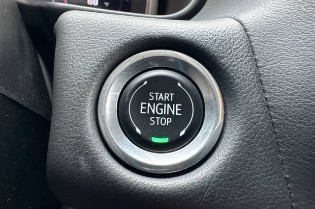 Used 2024 GMC Yukon XL SLT RWD image 36