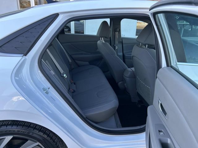 Certified 2024 Hyundai Elantra SEL w/ Convenience Package image 15