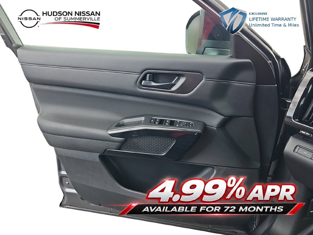 Used 2026 Nissan Pathfinder SV FWD image 27