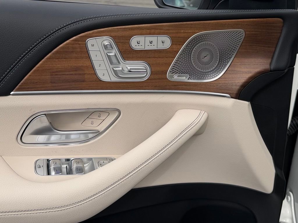 New 2026 Mercedes-Benz GLS 580 4MATIC image 17