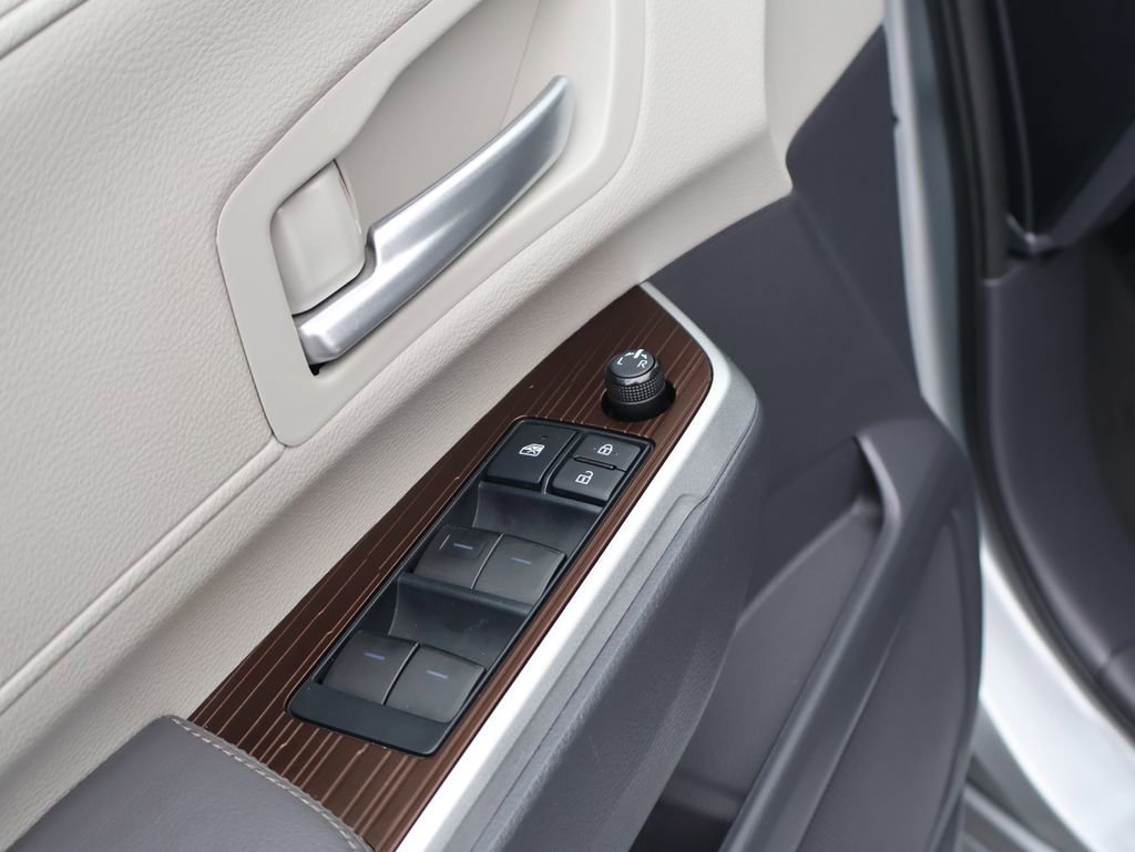 Used 2021 Toyota Sienna XLE image 21