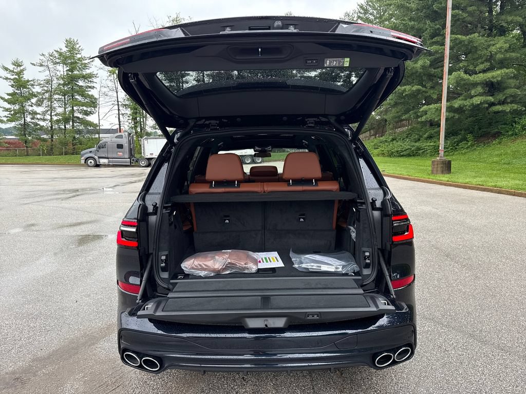 New 2026 BMW ALPINA XB7 AWD/4WD image 25