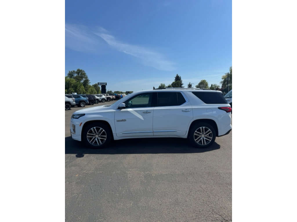 Used 2023 Chevrolet Traverse High Country w/ LPO, Floor Liner Package AWD/4WD image 2