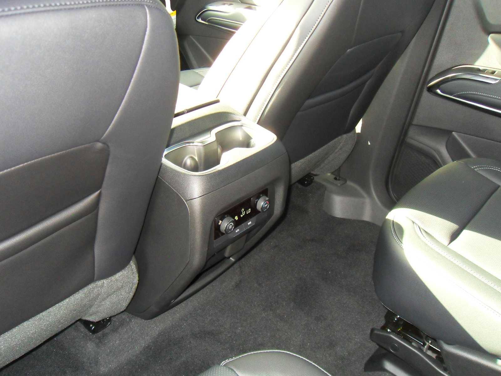 New 2026 Chevrolet Traverse LT w/ Driver Confidence Package image 15