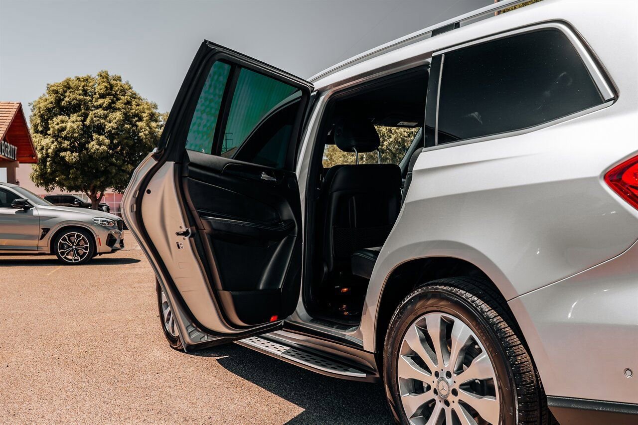 Used 2017 Mercedes-Benz GLS 450 4MATIC image 34