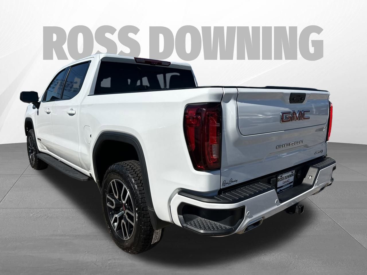 Used 2024 GMC Sierra 1500 AT4 w/ Technology Package image 6