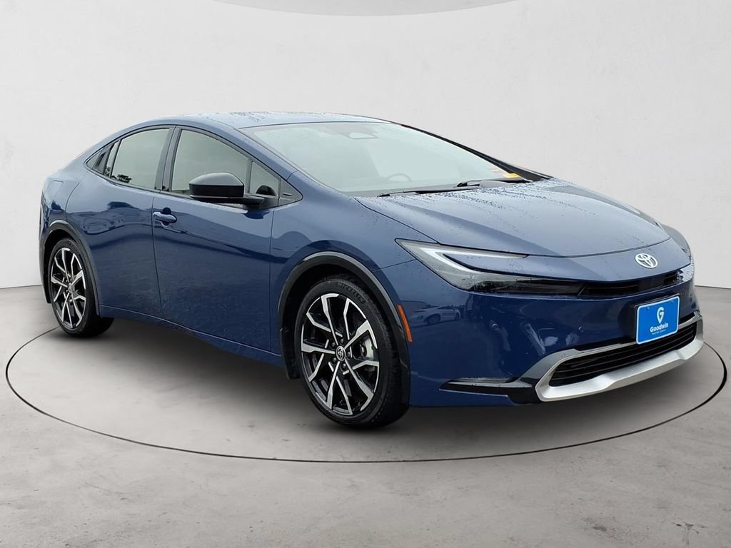 Used 2024 Toyota Prius Prime FWD image 3
