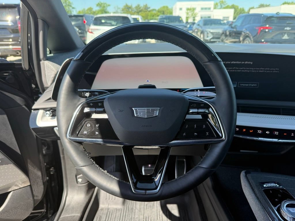 Certified 2025 Cadillac Optiq Luxury 2 w/ LPO, Floor Liner Package AWD/4WD image 18