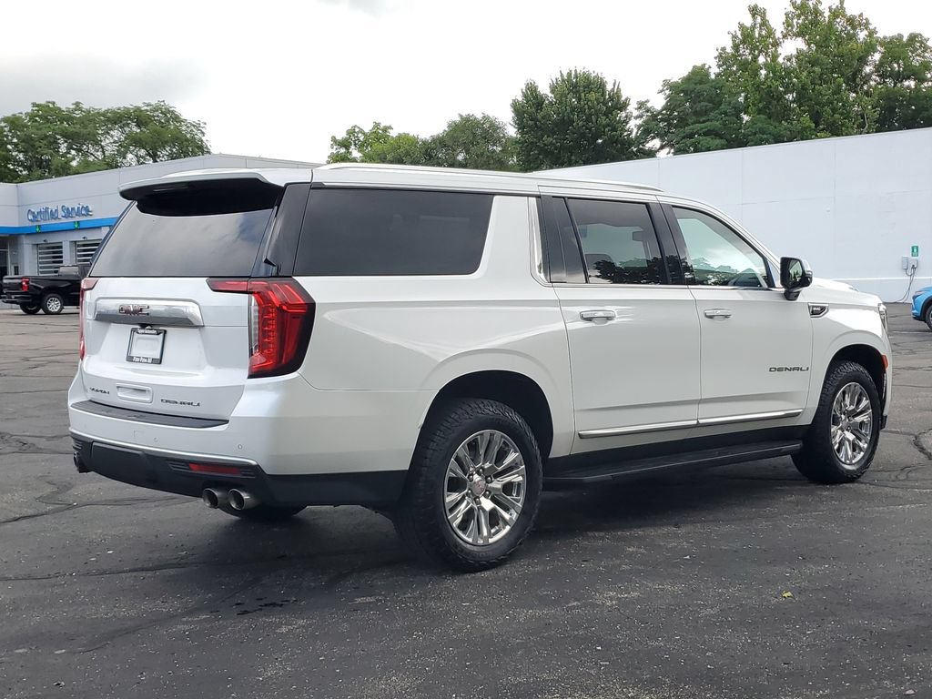 Used 2021 GMC Yukon XL Denali AWD/4WD image 4