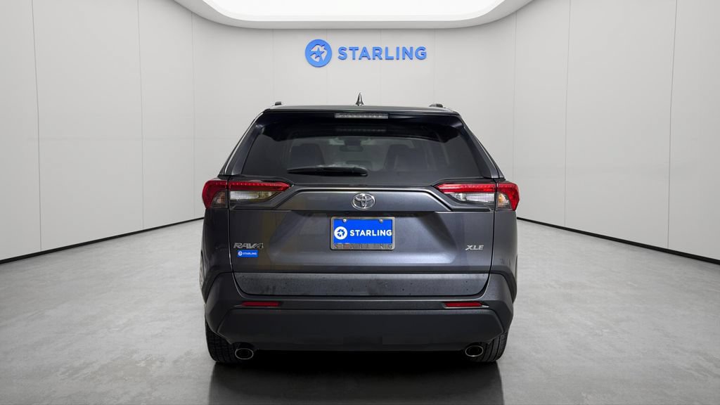Used 2020 Toyota RAV4 XLE Premium FWD image 8
