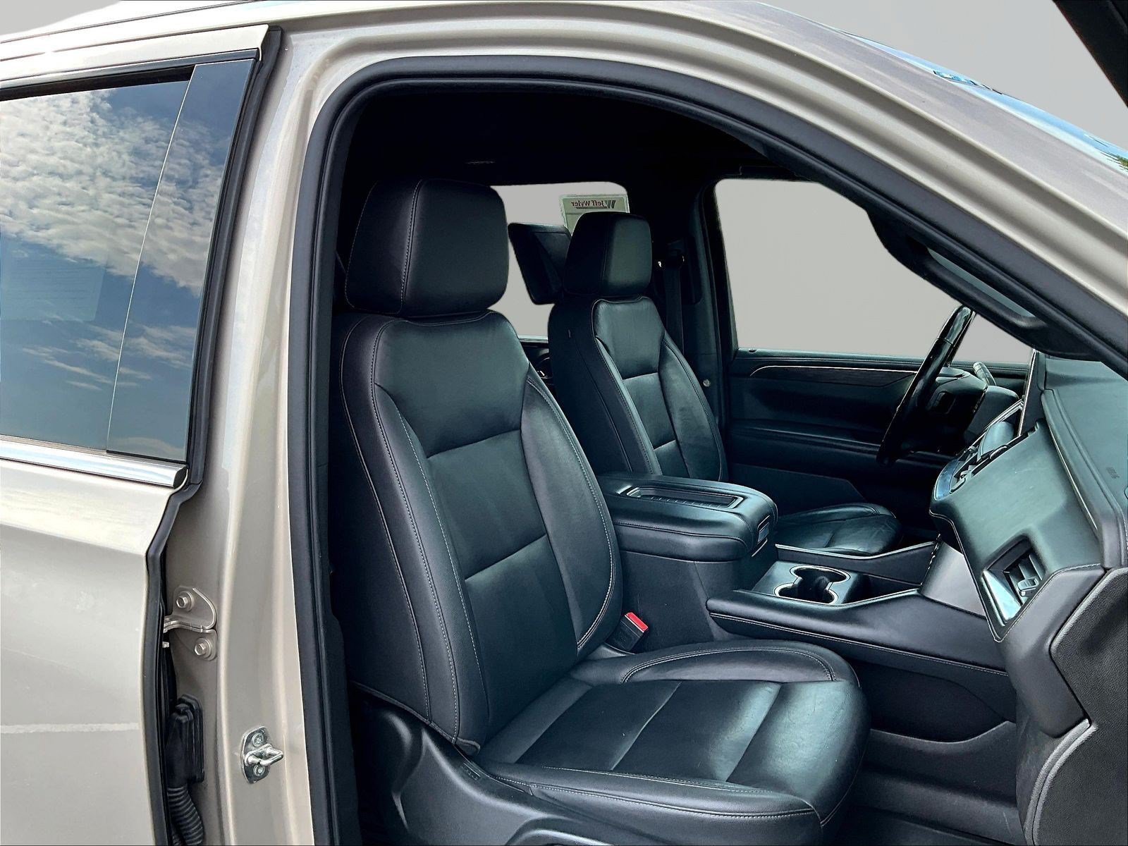 Used 2021 Chevrolet Tahoe LT w/ LT Signature Package AWD/4WD image 29