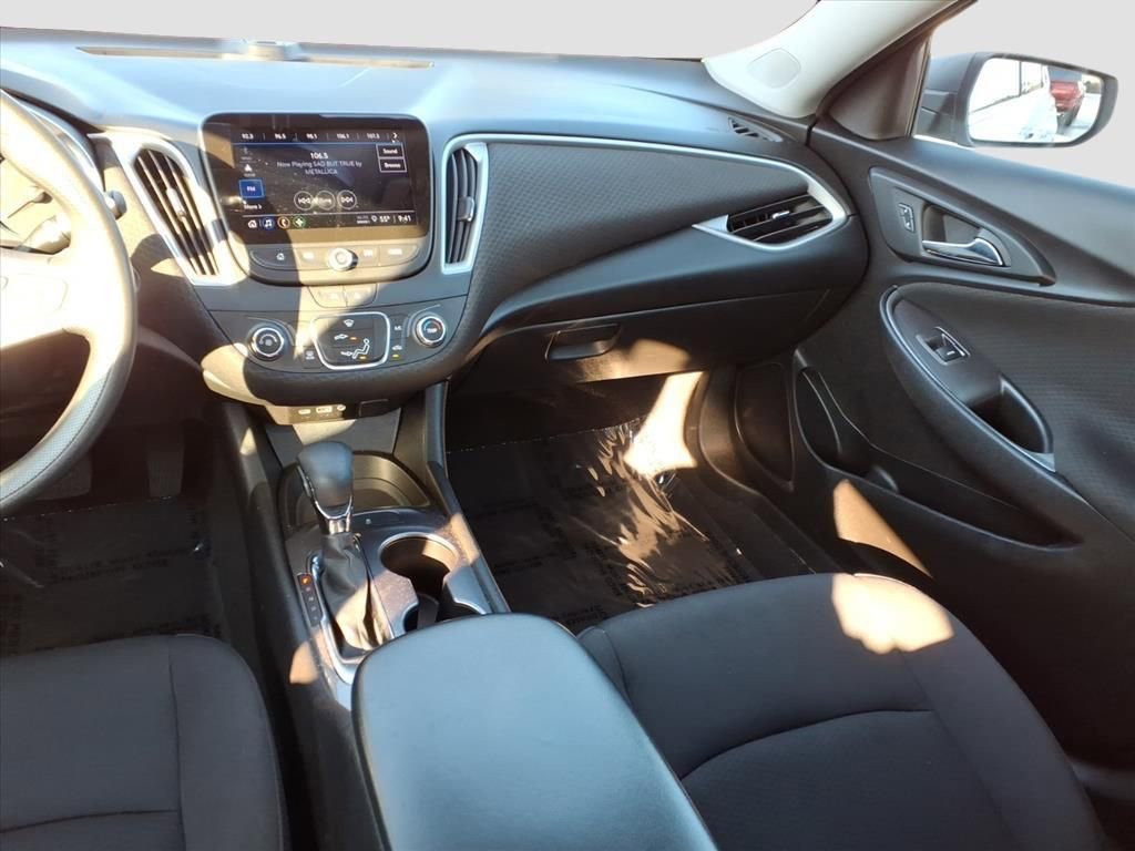 Used 2022 Chevrolet Malibu LS image 11