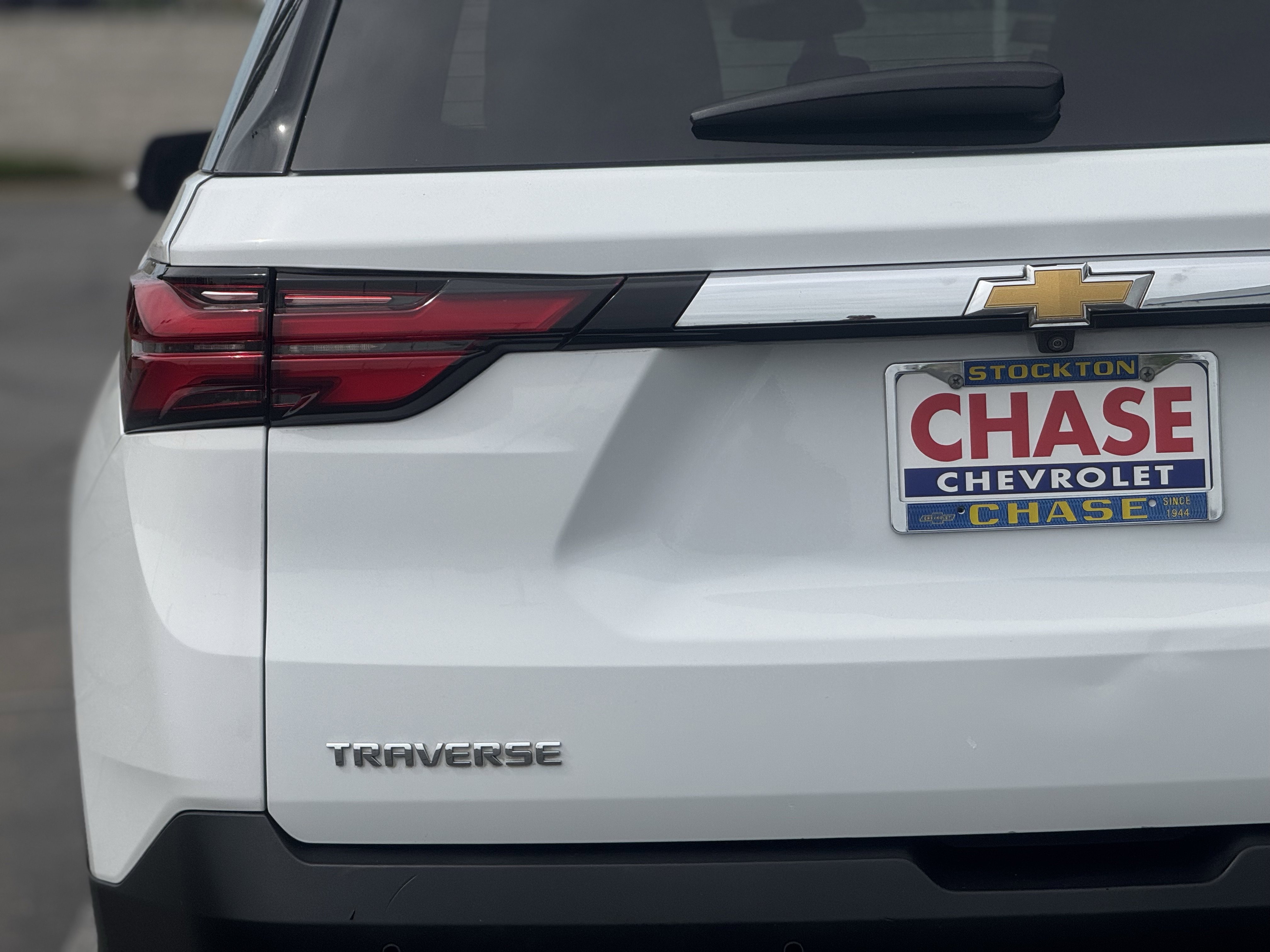Used 2023 Chevrolet Traverse LT FWD image 7