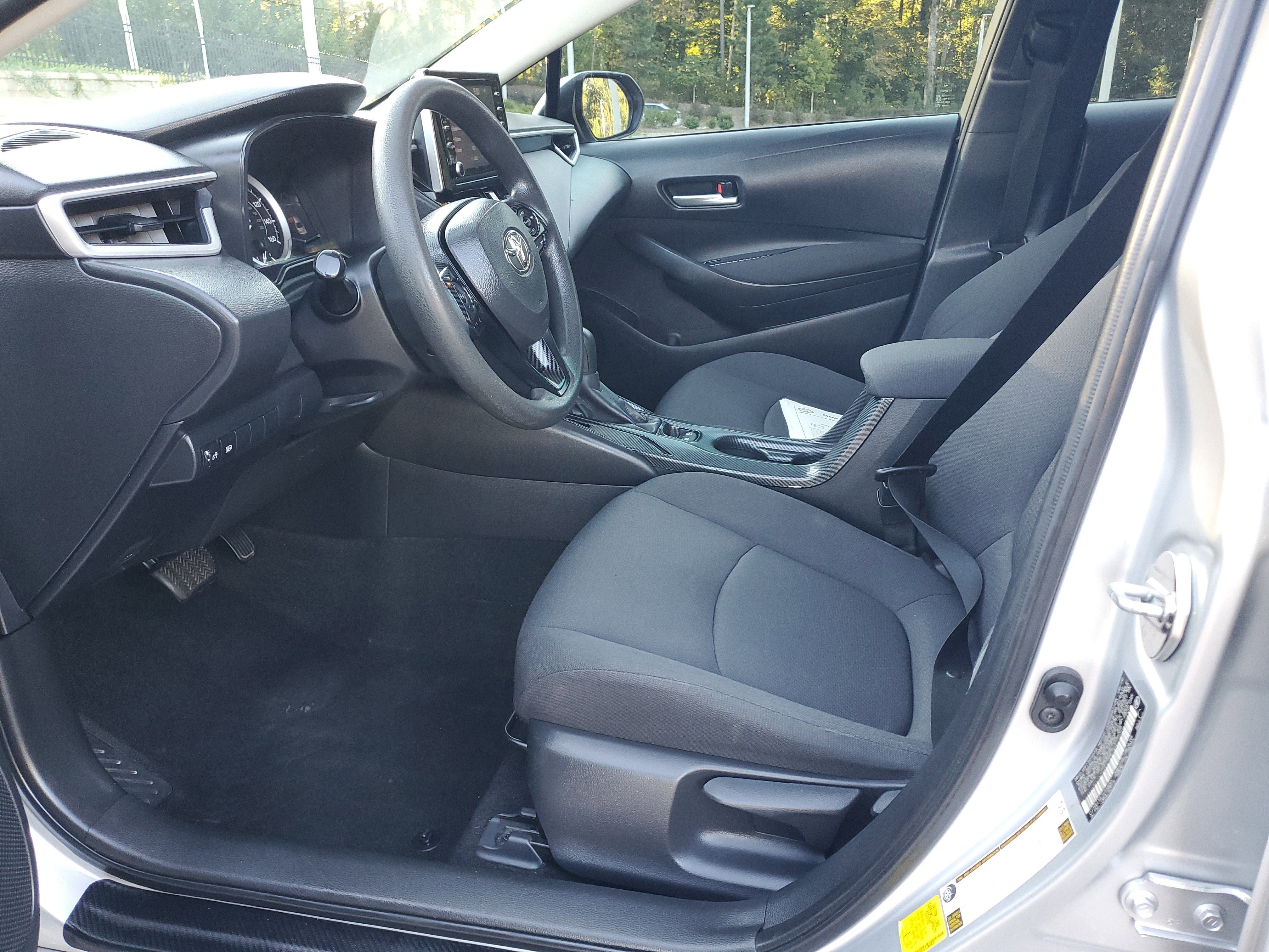 Used 2020 Toyota Corolla LE image 16