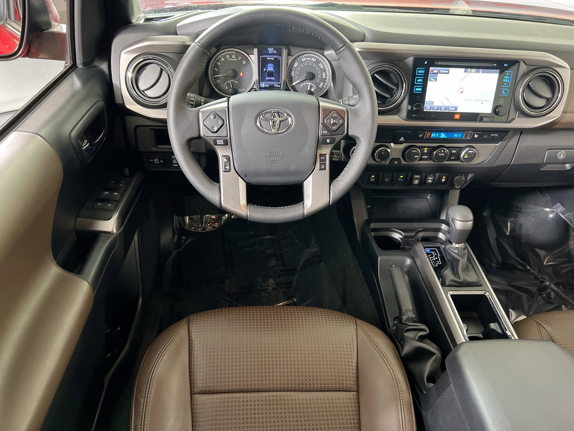 Used 2019 Toyota Tacoma Limited image 24